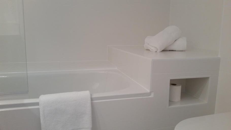 Bathroom 5, Les Jardins d'Adalric, Bas-Rhin
