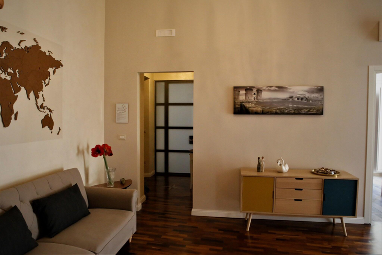 Public Area 3, B&B Binario 39, Napoli