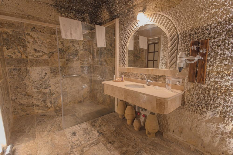 Bathroom 3, Osmanbey Cave House, Nevşehir