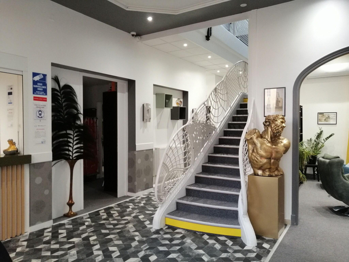 Public Area, Hotel Moderne, Allier