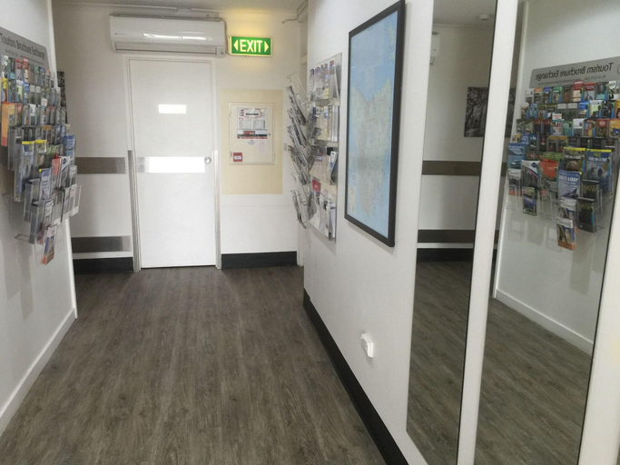 Public Area, Adina Place Motel Apartments, Launceston - Pt B