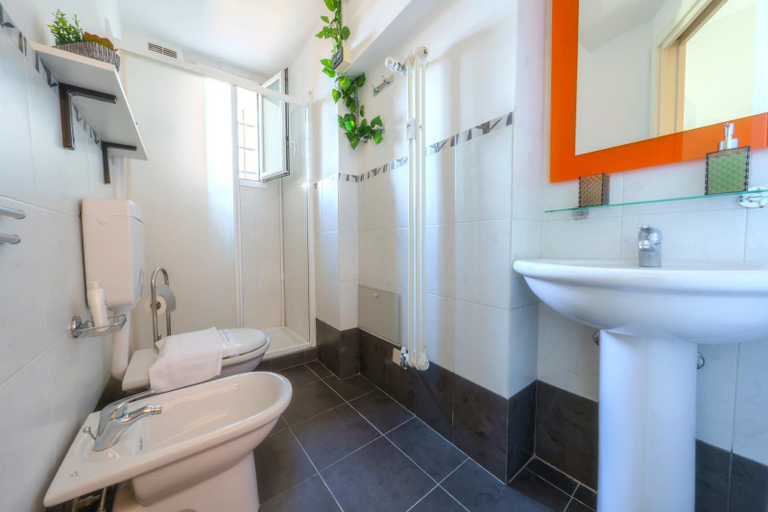 Bathroom 3, Suite in the Center of Bologna, Bologna