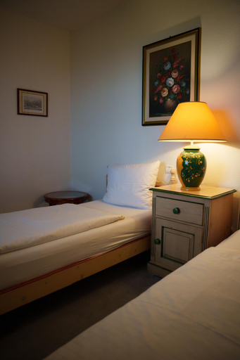 Bedroom 2, Hotel Saint-Hubert, Moselle