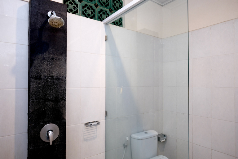 Bathroom 4, Sans Vibes Puri Mango Hotel Sanur, Denpasar