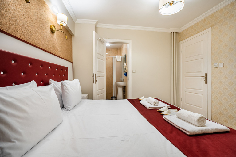 Bedroom 3, Cihangir Palace, Beyoğlu