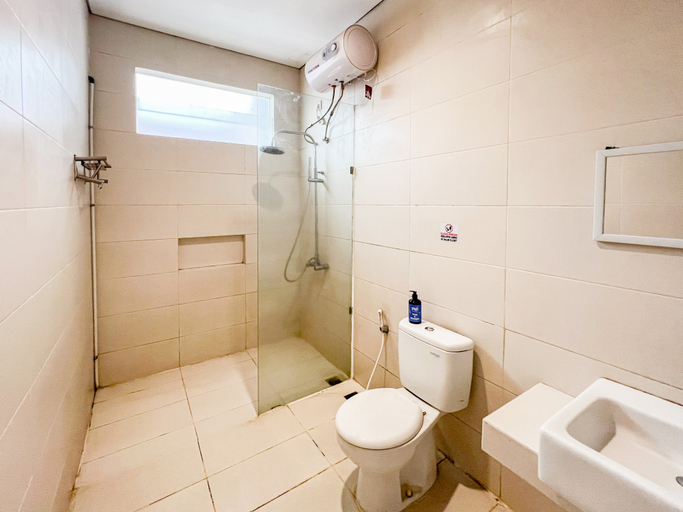 Bathroom 4, Sans Stay Bukit Palma Citraland, Surabaya