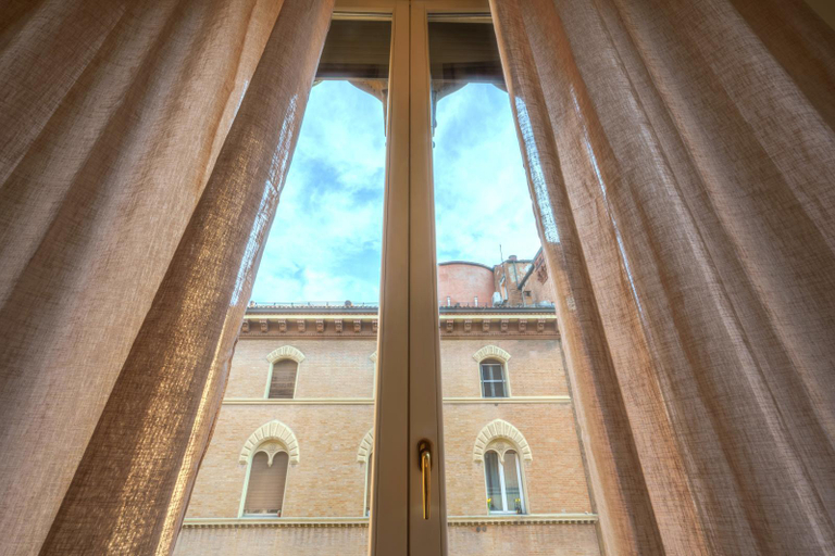 Others 4, Suite in the Center of Bologna, Bologna