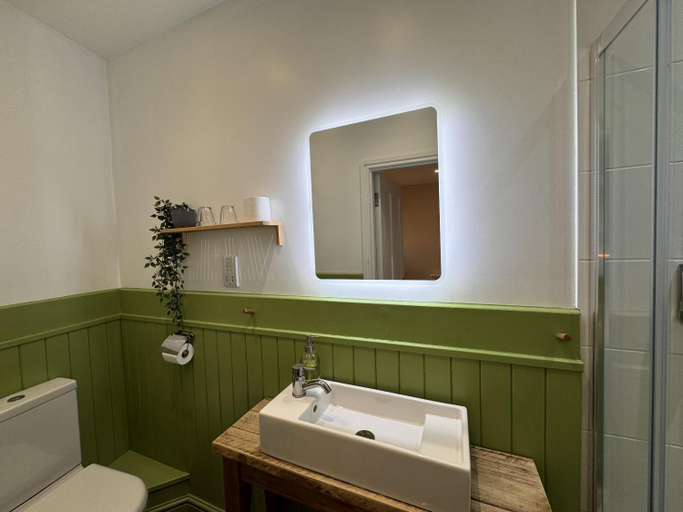 Bathroom 2, RIVERBANC, Denbighshire