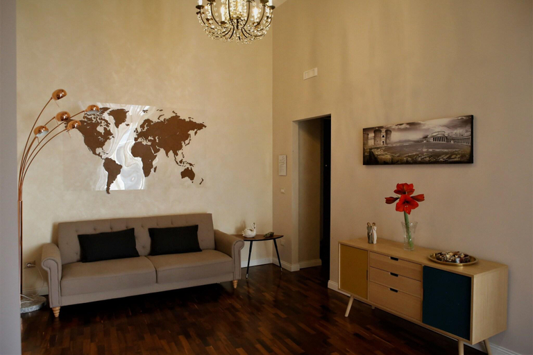 Public Area 3, B&B Binario 39, Napoli