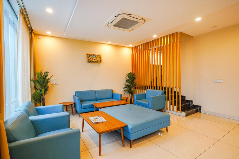 Public Area 2, Fabhotel Prime The Waves, Bangalore