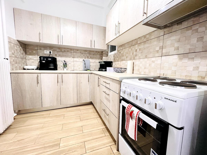 Others 3, Acropolis Select Flat, Attica