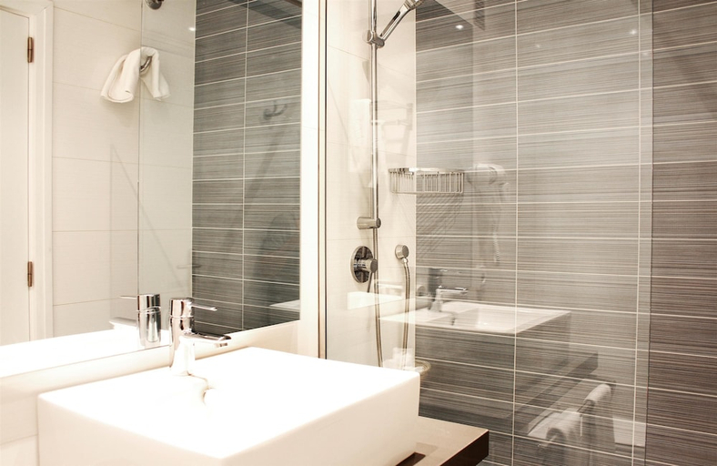 Bathroom 5, Bella Playa, Baleares