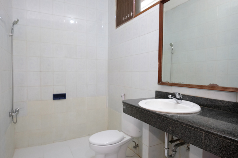 Bathroom 3, Sans Vibes Puri Mango Hotel Sanur, Denpasar