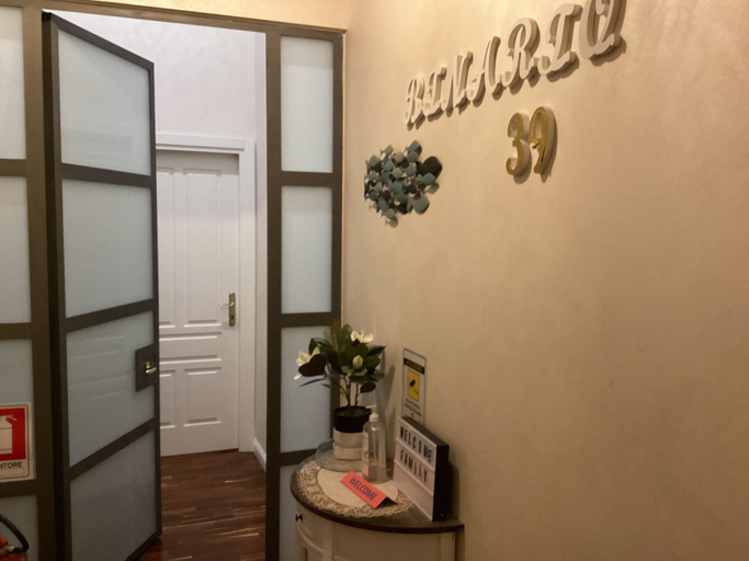 Others 5, B&B Binario 39, Napoli