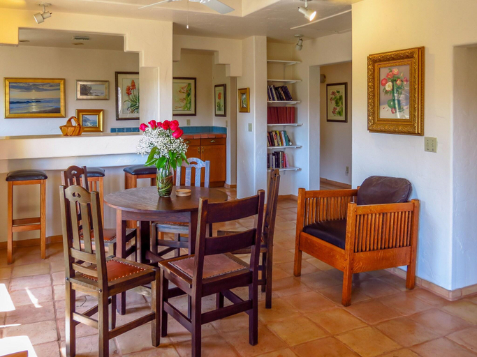 Public Area 2, Topanga Canyon Inn B&B, Los Angeles