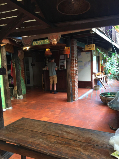 Food & Drinks 4, Shanti Lodge Bangkok, Dusit