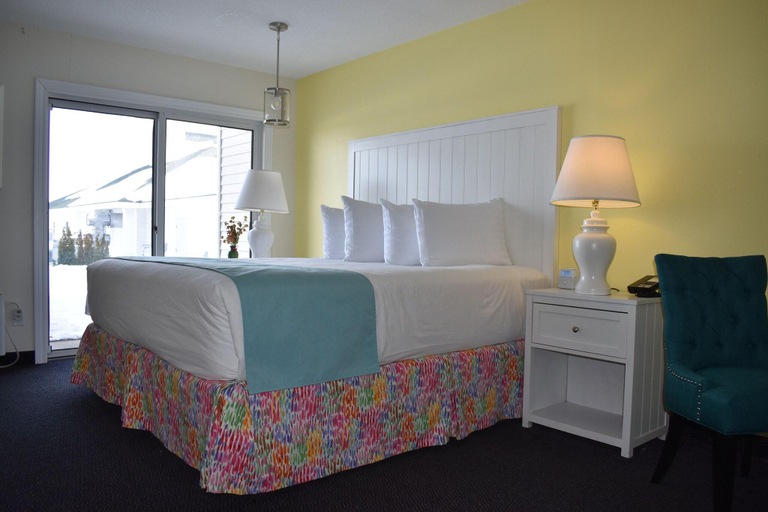 Bedroom, Breakers Resort Lakeside, Mackinac