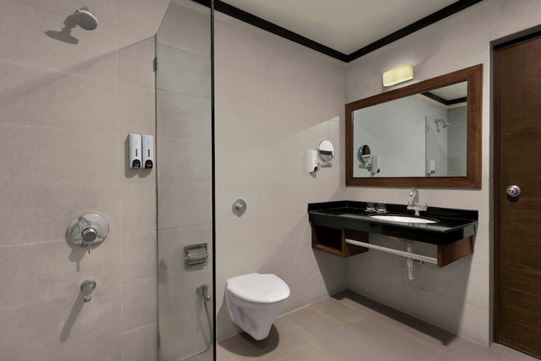 Bathroom 4, Blue Ocean Resort And Spa, Ratnagiri