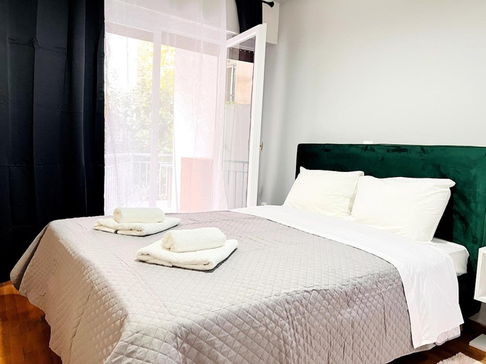 Others 5, Acropolis Select Flat, Attica