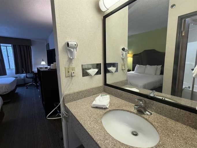 Bathroom 5, SureStay by Best Western Grove City, Mercer