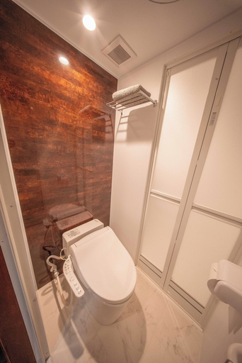 Bathroom 3, Plus One Fujisaki, Fukuoka