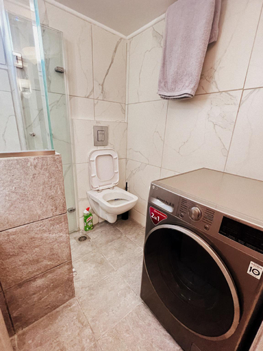 Bathroom 2, Minimal 3BR Apartment in Athens, Attica