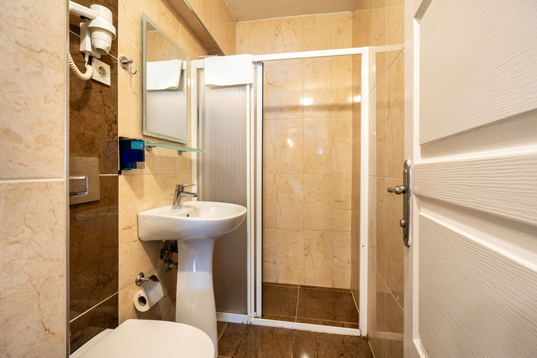 Bathroom, Cihangir Palace, Beyoğlu