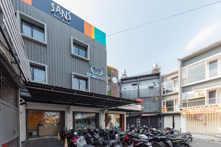 Exterior & Views 2, Sans Hotel Bobosini Malang by RedDoorz, Malang