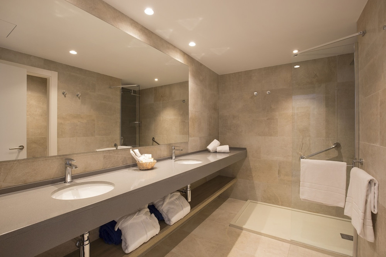 Bathroom 5, Bella Playa, Baleares