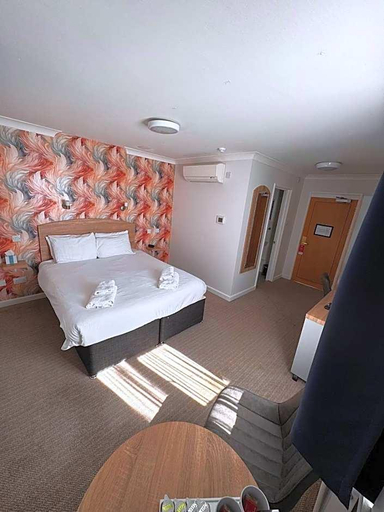 Bedroom 1, Best Western Andover, Hampshire