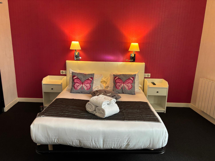 Bedroom 2, Hotel - Restaurant Eugenie, Manche