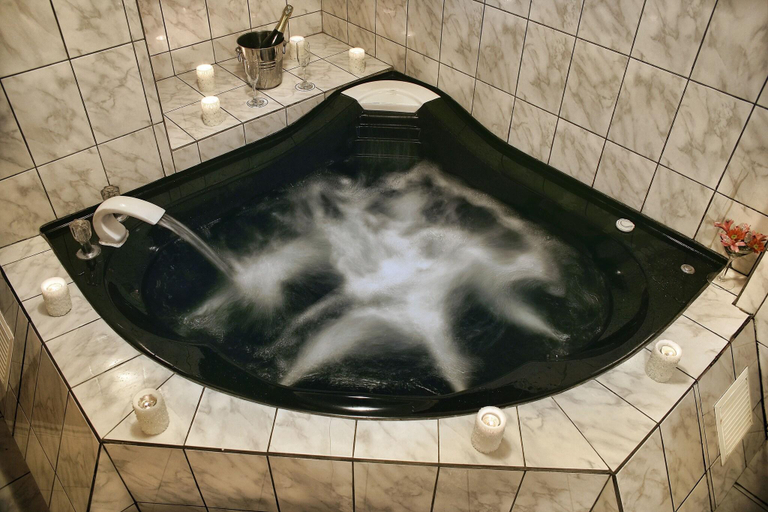 Bathroom 3, Amara Hotel, Callao