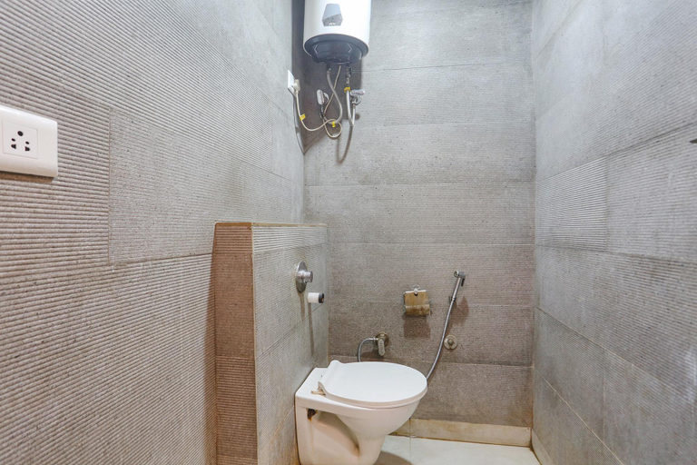 Bathroom 4, FabHotel Gold Inn, Delhi