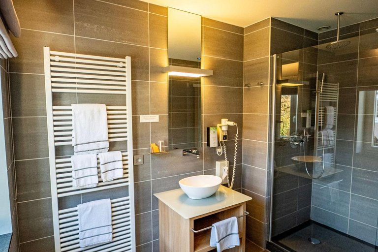 Bathroom, Hotel-Restaurant L'Auberge, Liège
