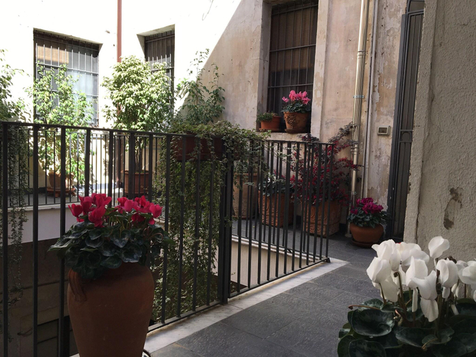 Others 4, Amenano Bed & Breakfast, Catania