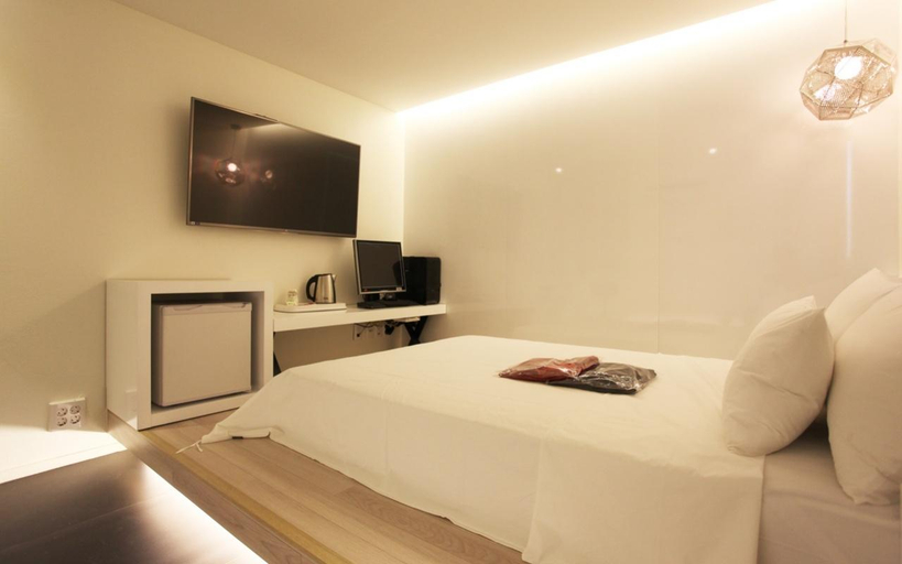 Bedroom 2, Sinchon Cindy, Seodaemun
