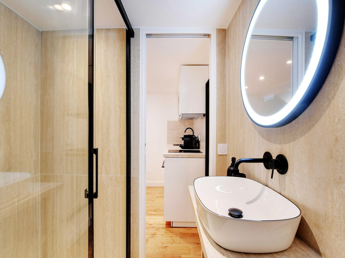 Bathroom, Magnificent apartment - 1BR 4P - Arts et Metiers, Paris