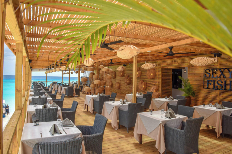 Food & Drinks, The Z Hotel, Kaskazini 'A'