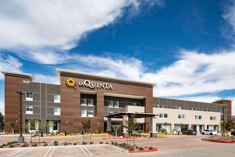Exterior & Views 2, La Quinta Inn & Suites By Wyndham Yucaipa, San Bernardino