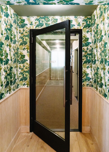 Others, Palihotel Hollywood, Los Angeles
