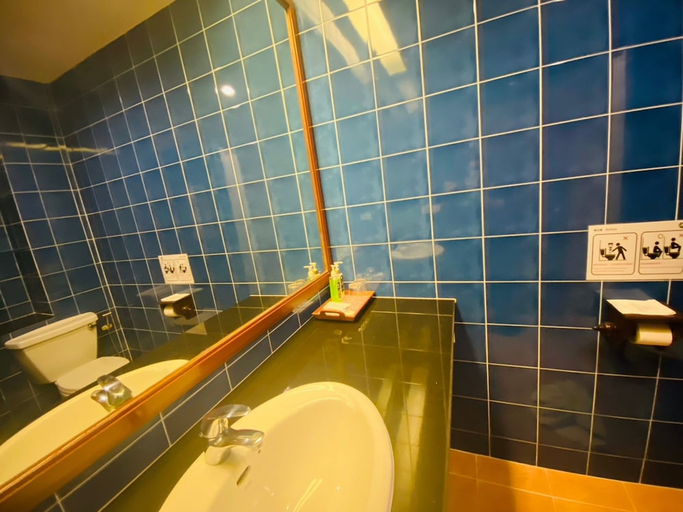 Bathroom 4, Apartel at Lanta Resort, Ko Lanta