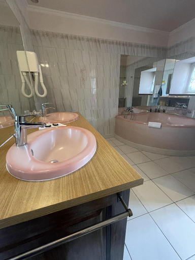 Bathroom 3, Château de la Berchère, Côte-d'Or