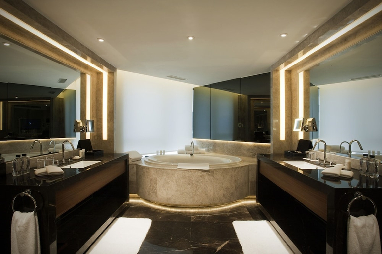 Bathroom 2, City Viva Hotel Macau, Macao