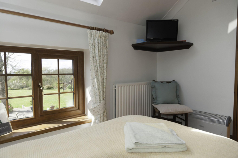 Bedroom 5, Burton Farmhouse, Devon
