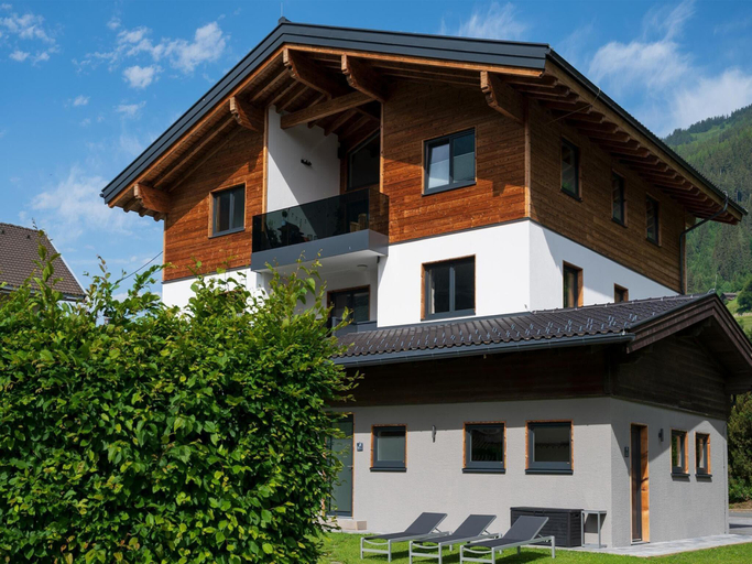 Exterior & Views 1, Apartment in Bramberg near Cable Car, Zell am See