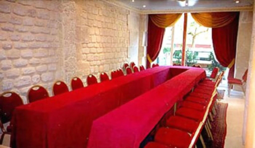 Business Facilities, The Familia, Paris