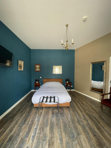 Bedroom 2, Château de la Berchère, Côte-d'Or