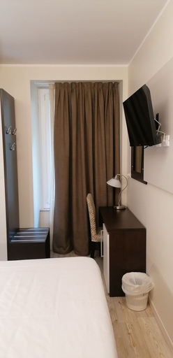 Room 2, Boccascena Superior, Genova