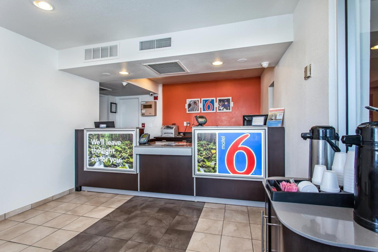 Public Area, Motel 6 Williams, CA, Colusa