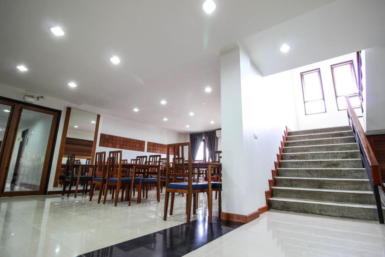 Food & Drinks 5, Tai-Shan Suites, Muang Ratchaburi